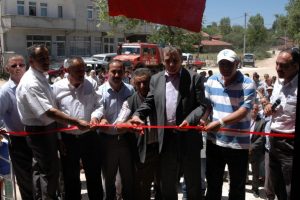 300 kişinin yaşadığı k&ouml;ye bin 500 kişilik cami yapıldı