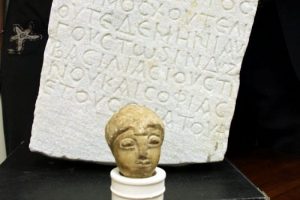 Postadan tarihi eser &ccedil;ıktı