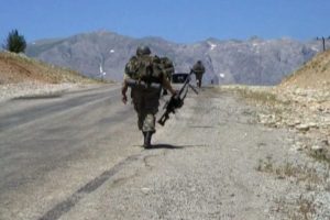 PKK Tunceli- Ovacık yolunu kesti