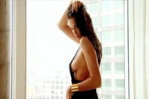 Irina Shayk Ronaldo'yu kızdıracak pozlar verdi