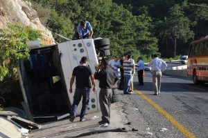 Antalya'da korkutan kaza: 12 yaralı