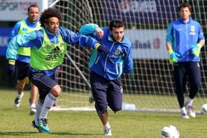 Fenerbah&ccedil;e sahaya iniyor
