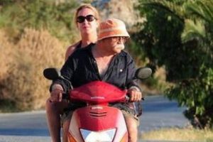 Romantik aşık ama kasksız!