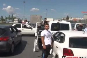 Metris'ten &ccedil;ıktı trafiği kilitledi