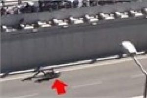 Polisi bı&ccedil;aklayan zanlının film gibi ka&ccedil;ışı