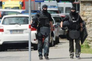 Almanya'daki rehine krizi kanlı bitti: Biri T&uuml;rk beş &ouml;l&uuml;