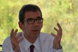 "T&uuml;rkiye'yi AB'nin i&ccedil;inde g&ouml;receğiz"
