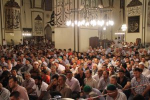 Bursa'da camiler doldu taştı