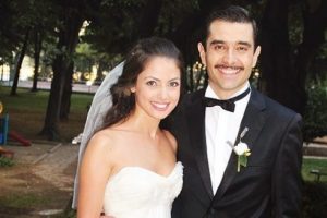 Cansel El&ccedil;in evlendi