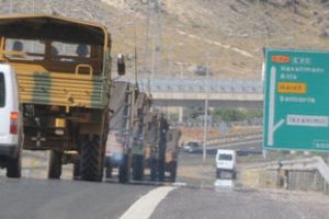 T&uuml;rk TIR'larına saldırı!