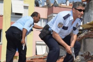 &Ccedil;atıda hırsız avı