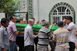 Geldi zannetti, &ouml;l&uuml;me adım attı