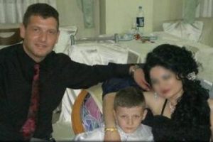 &Ouml;nce oğlunu sonra kendini astı