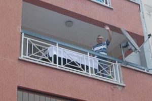 Cezaevinden evin balkonuna