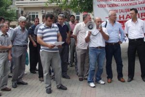 Atılan 305 iş&ccedil;inin geri alınması i&ccedil;in imza kampanyası