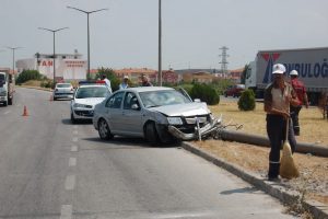 Direğe &ccedil;arparak durabildi