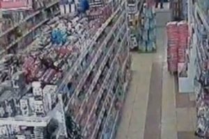 Deprem anı kamerada