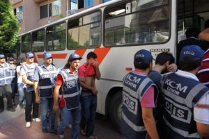 "Sınav" ş&uuml;phelileri adliyede