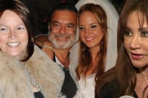 Ablam annemin kollarında &ouml;ld&uuml;