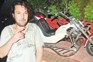 İsyankar motorcu