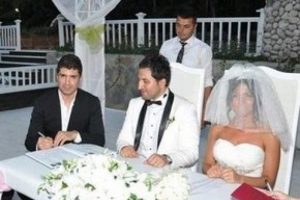 &Ouml;zcan Deniz'in g&ouml;zyaşları