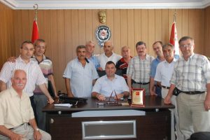 Muhtarlardan emniyet m&uuml;d&uuml;r&uuml;ne veda ziyareti