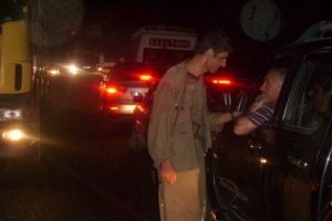 İşte yol kesip 5 TIR'ı yakan PKK'lı ter&ouml;ristler