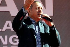 Leyla Zana'yı susturmaya &ccedil;alışıyorlar