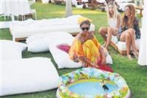 Sosyetik beachte hayata vak!