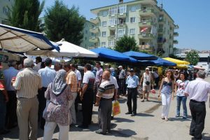 İkinci k&ouml;yl&uuml; pazarı G&uuml;zelyalı'da a&ccedil;ıldı