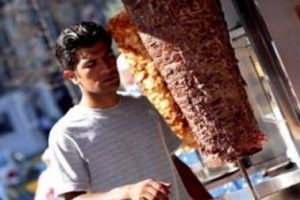 Almanya'da d&ouml;ner kavgası patladı