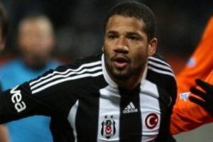 Ferguson Beşiktaşlı Bebe'yi de &ccedil;ağırdı