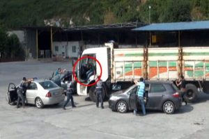 Film sahnelerini aratmayan operasyon