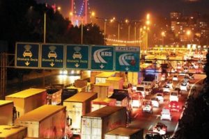 FSM'deki &ouml;l&uuml;ml&uuml; kaza trafiği kitledi