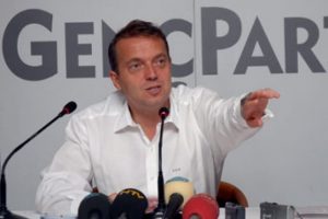 Cem Uzan'a hapis şoku