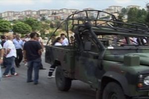 İstanbul'da askeri ara&ccedil; devrildi!