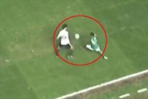 Bu hareket trib&uuml;nleri ayağa kaldırdı