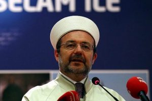 Diyanet'ten g&ouml;sterişli iftara tepki