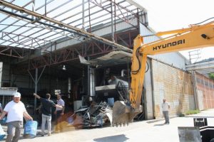 Ruhsatsız fabrika sıcak kazan y&uuml;z&uuml;nden yıkılamadı