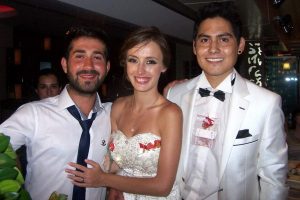 Yabancı damat d&uuml;nya evine girdi