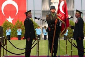 Muhafız Alayı'nda devir teslim