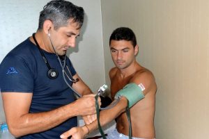 Burak Yılmaz sağlık kontrol&uuml;nden ge&ccedil;ti