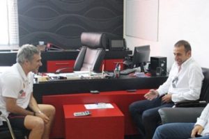 Abdullah Avcı Yanal'ı ziyaret etti
