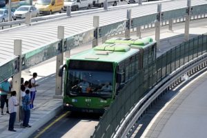 Metrob&uuml;s yeni hatta yollarda