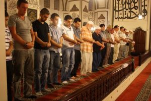 Bursa'da ilk teravihte camiler doldu