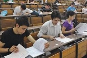 Parasız &uuml;niversiteye ilk resmi kayıt!