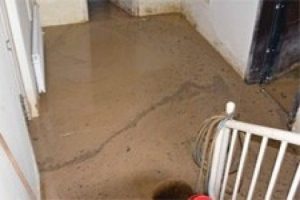 Bodrumları yine sel bastı
