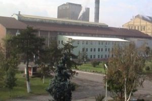 Kangren olan fabrikaya kilit