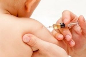 Skandal! Damarlarına s&uuml;t verilen bebek &ouml;ld&uuml;
