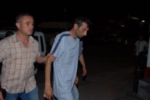 Sevgilisinin boğazını keserek &ouml;ld&uuml;rd&uuml;